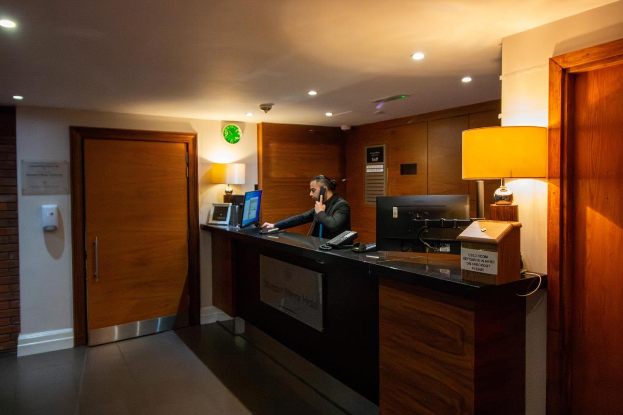 Stourport Manor Hotel Exterior photo